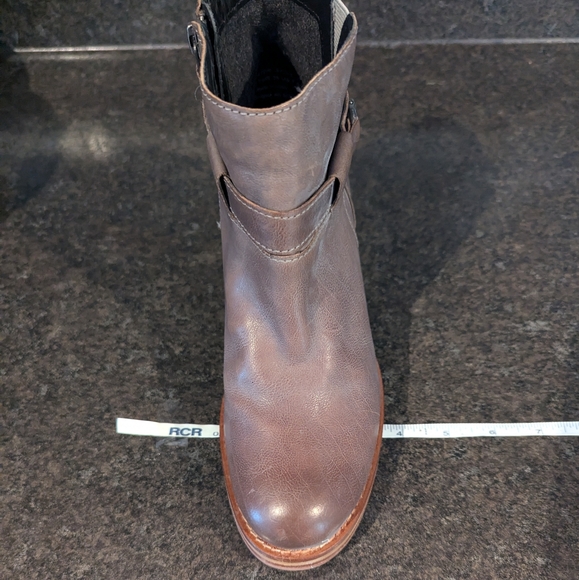 Size 38 (US 7.5) J Shoes leather ankle boots - Picture 8 of 10